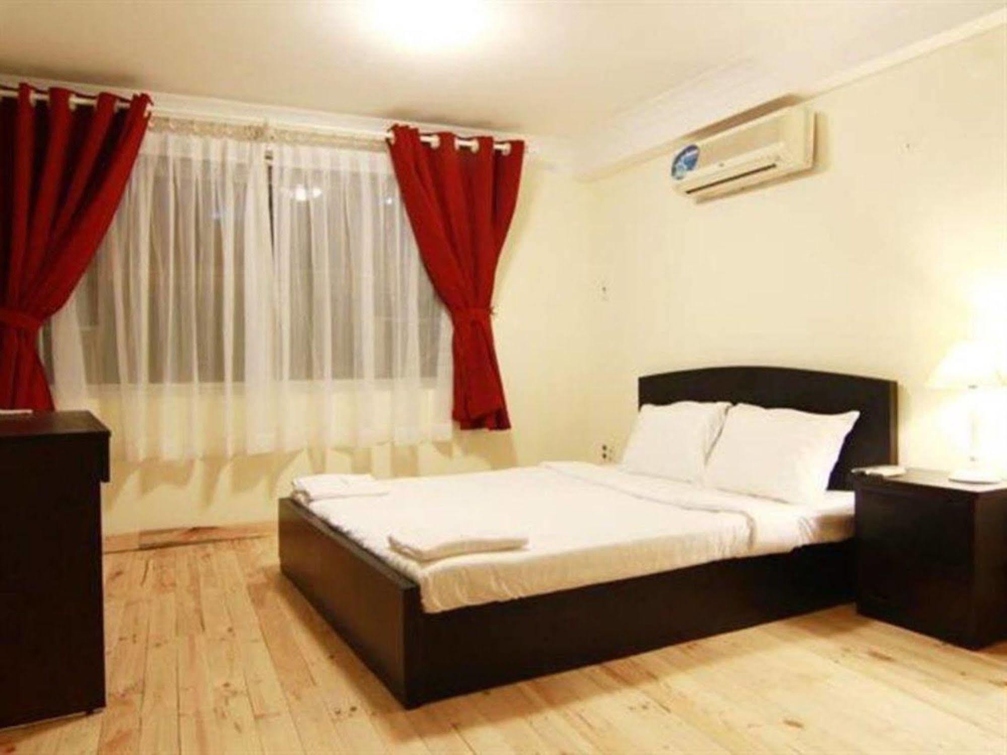 Koniko Backpackers Hostel Хошимин Екстериор снимка