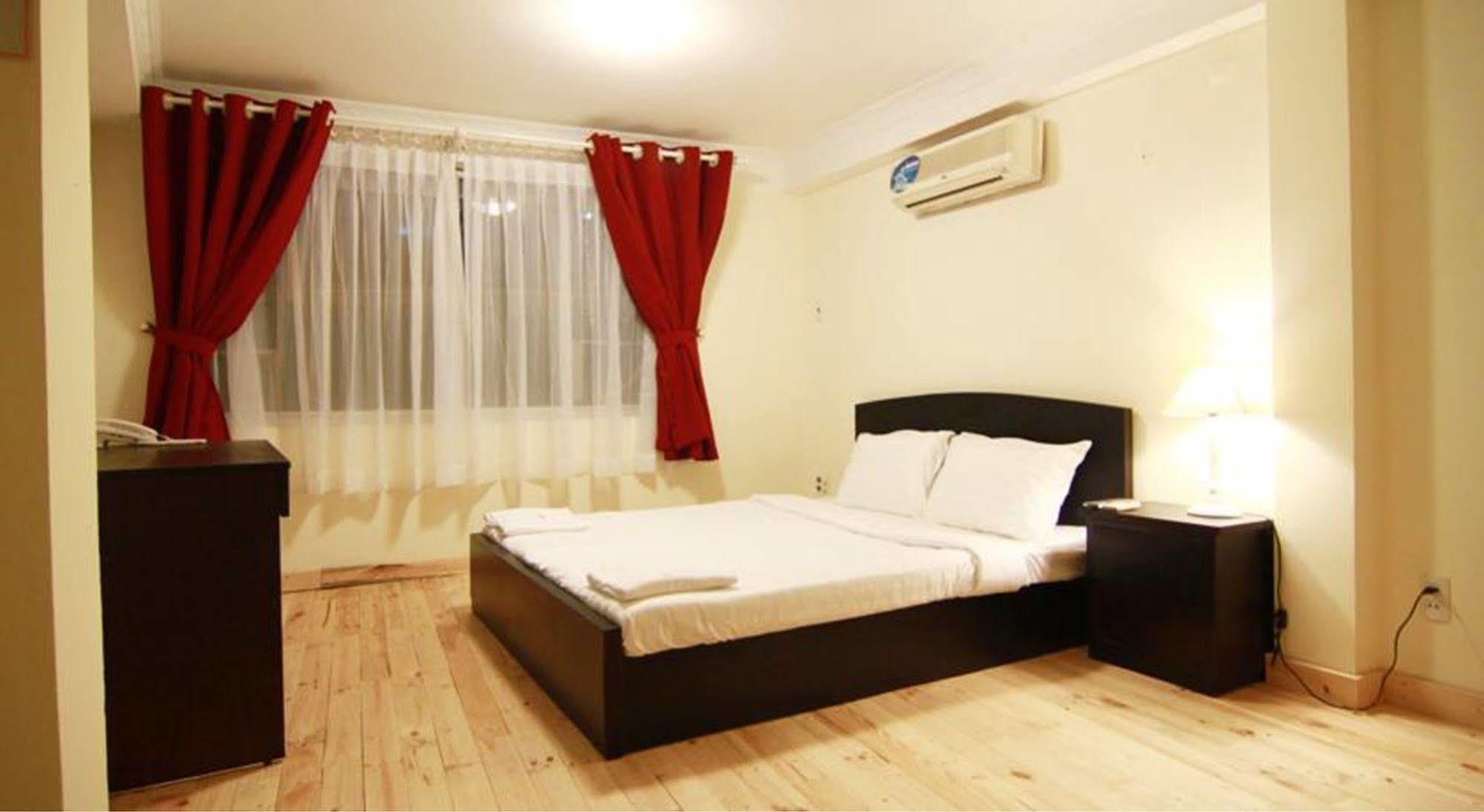 Koniko Backpackers Hostel Хошимин Екстериор снимка